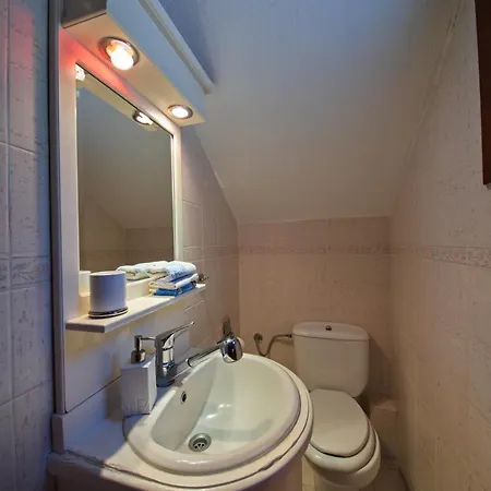 Beachfront With Huge Garden, 3br, Halkidiki Nea Roda