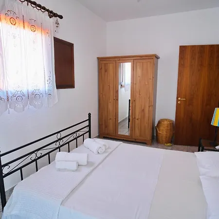Beachfront With Huge Garden, 3br, Halkidiki * Nea Roda