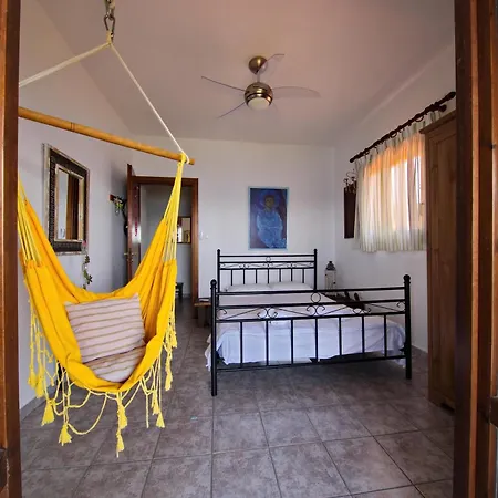 Beachfront With Huge Garden, 3br, Halkidiki Tatil Evi