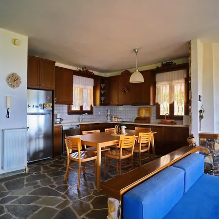 Beachfront With Huge Garden, 3br, Halkidiki *