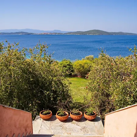 Beachfront With Huge Garden, 3br, Halkidiki *