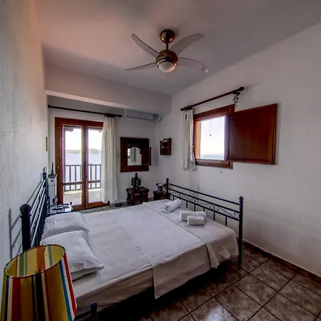 Beachfront With Huge Garden, 3br, Halkidiki *