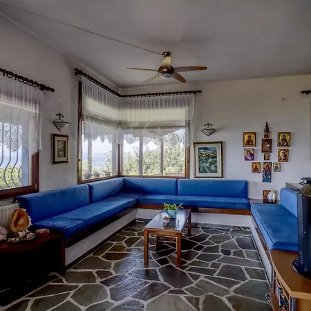 Beachfront With Huge Garden, 3br, Halkidiki Feriehus *