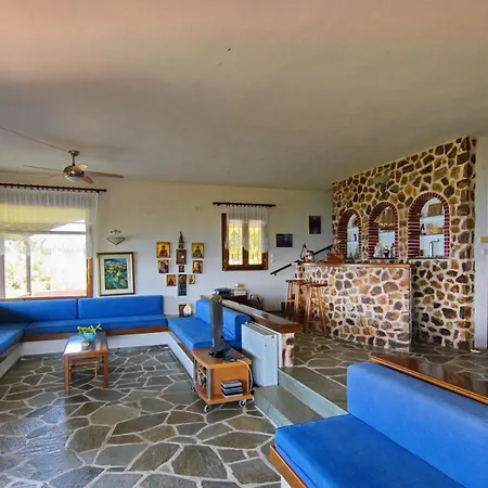 Beachfront With Huge Garden, 3br, Halkidiki Feriehus *