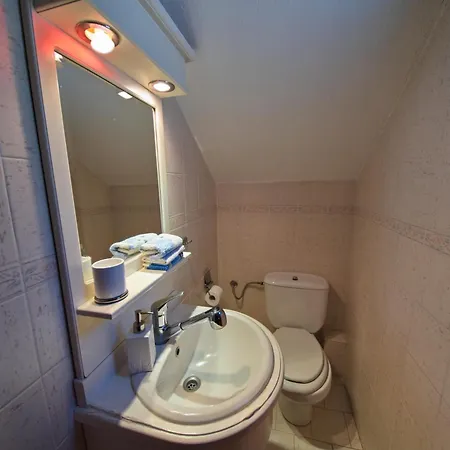 Feriehus Beachfront With Huge Garden, 3br, Halkidiki