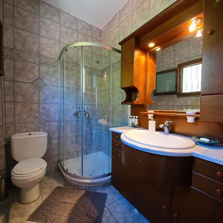 Beachfront With Huge Garden, 3br, Halkidiki Feriehus *