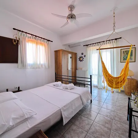 Feriehus Beachfront With Huge Garden, 3br, Halkidiki Nea Roda