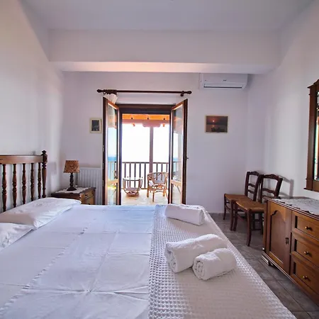 Beachfront With Huge Garden, 3br, Halkidiki * Nea Roda